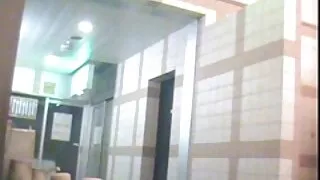 Armas brünett perses kolm partnerit