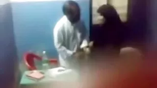 Mees korraldatud tüdruk, et kurat Skinny ass