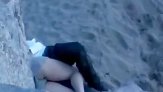 Guy fucks kaks noort blondes, kes on oma pussies alusel kukk