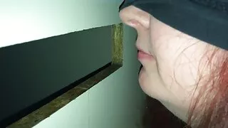 Proua Se succ imeda kukk Moskvas ja lakkus oma munandid