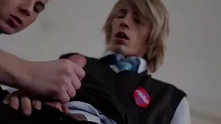 Kaks täiskasvanud mehed, Kurat, Ilus blond