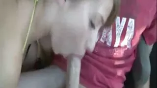 Kõlvatuks purjus ema tõmblused off noore mehe riista ja imeb seda ja siis saab tüdruk keppis tuss