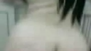 Küps lesbi kirglikult imeb kummist peenis