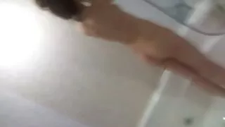Lesbid Vannituba paitus ja mängida sugu mänguasjad
