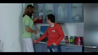 Mees on Imeda Suur Kukk Noor Koolitüdruk
