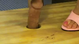 Tüdruk pees, muutub horny ja masturbates.  Vene rikutus