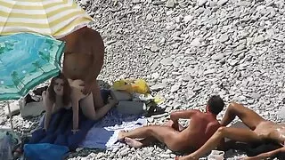 Vene Busty daam tuli valu ja oli anal Nikutud Kaks Meest