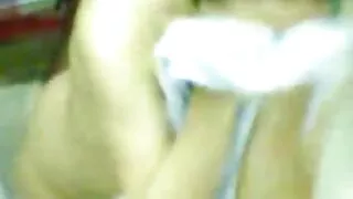 Naeratav noor tüdruk perse keppis mees kork