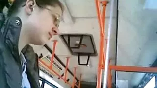 Noor mees fucks küps naine lauale